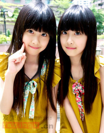 台灣雙胞胎sandymandy最新萌照 姐妹花髮型可愛甜美