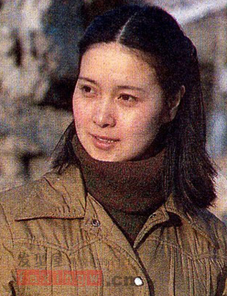  李小璐媽媽張偉欣年輕時照片 長發飄飄美過女兒