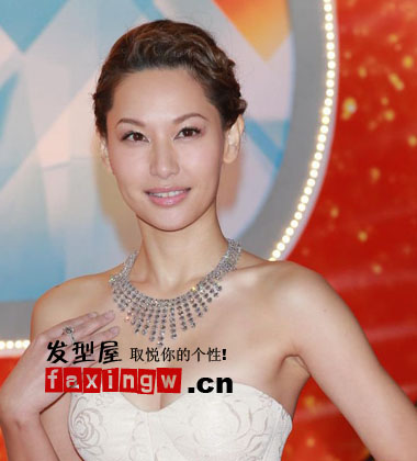 胡杏兒領銜TVB女星紅毯造型秀 冬季髮型煥發時尚魅力